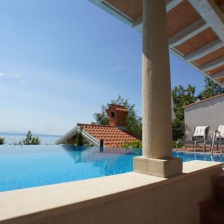 Apartments Villa Krasa Ловран Екстер'єр фото