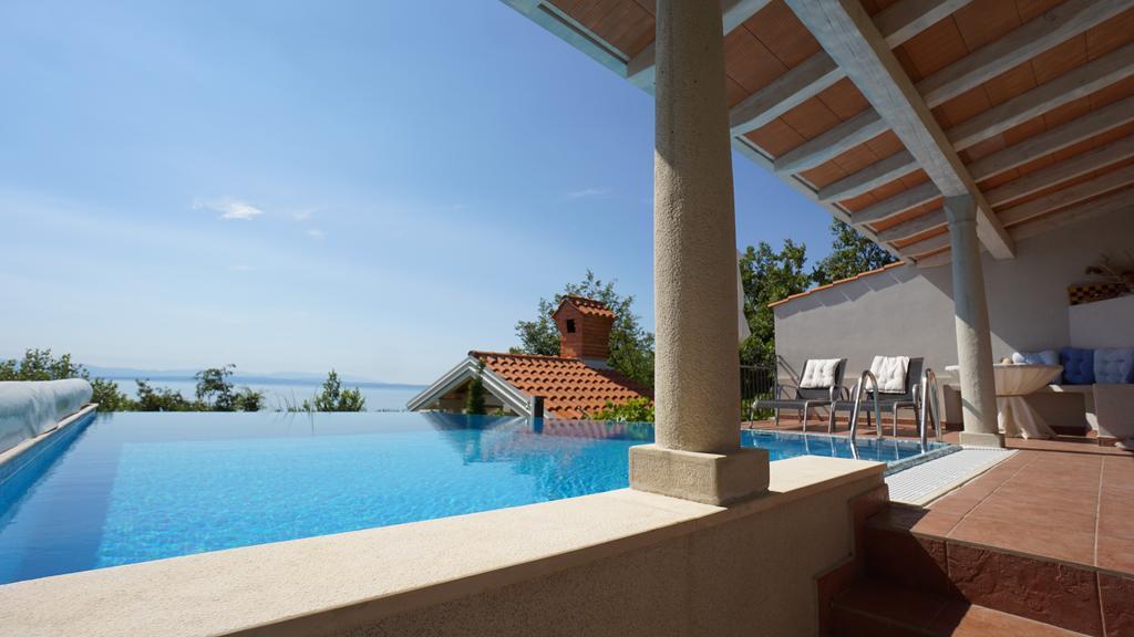 Apartments Villa Krasa Ловран Екстер'єр фото